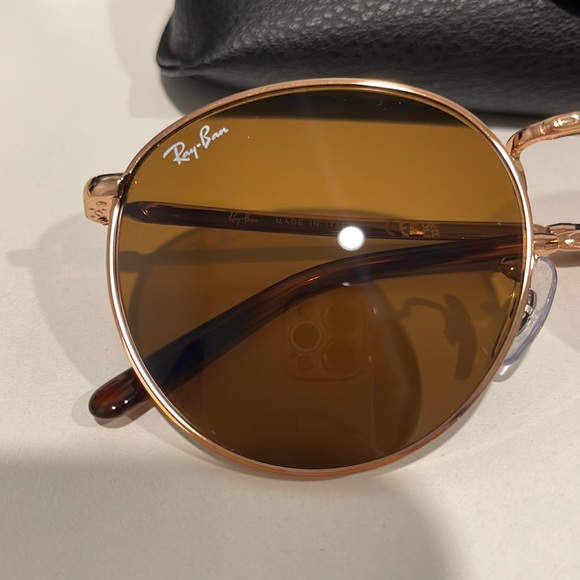 Brand new NEW ROUND Ray Bans - Picture 3 of 7